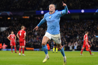 Manchester Citys Erling Braut Haaland nærmer seg å komme over 2-milliardgrensen i salgsverdi.