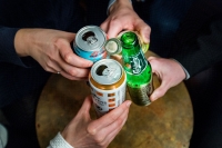 Så mange som tre av fire opplyser at de har venner som har vært borte fra jobb eller skole grunnet alkoholbruk dagen før.