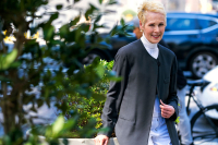 Den tidligere journalisten E. Jean Carroll, som anklager Donald Trump for å ha voldtatt henne på 1990-tallet, har reist et nytt søksmål mot Trump. Det pågår allerede en sak mot et tidligere, sivilt søksmål hun har reist mot ham for injurier. Trump avviser anklagen.