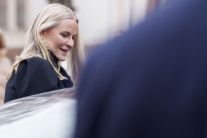 Kronprinsesse Mette-Marit beklager til kongen og dronningen – vil forklare seg