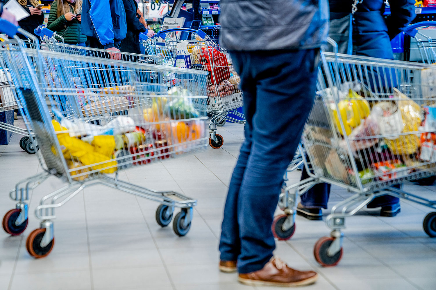 Konkurransetilsynet varsler til sammen 21 milliarder kroner i gebyrer til Norgesgruppen, Coop og Rema 1000 for prissamarbeid.