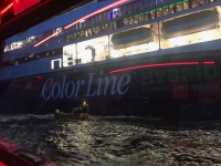 Color Line og Redningsselskapet reddet en mann som var blåst til havs i liten gummijolle. Han ble observert fra brua på Color Line-ferja som avbrøt sin seilas fra Strømstad for å redde mannen i havsnød.