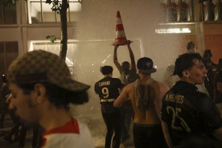 Kaotiske tilstander rådet i Paris etter at fotballklubben Paris Saint-Germains vant over Inter Milan i Mesterligaen.